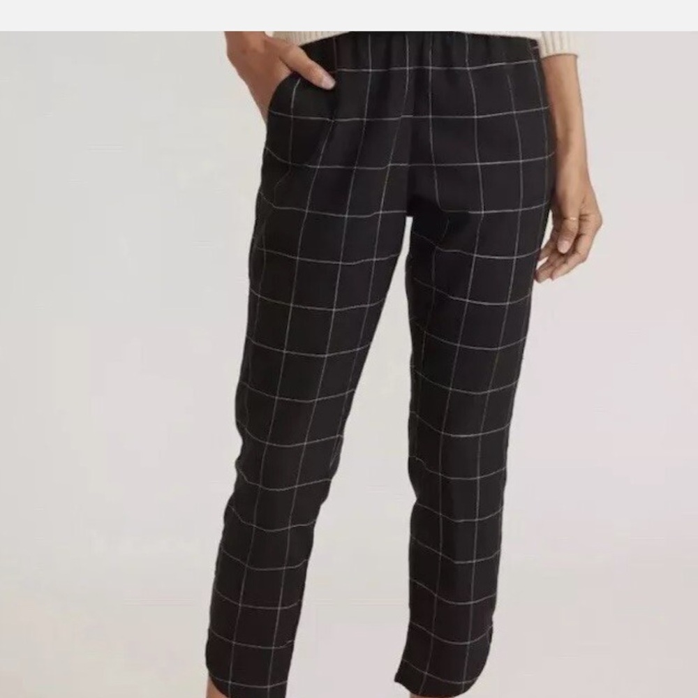 MARINE LAYER; ALLISON PULL-ON, TAPERED LEG PANT IN BLACK WINDOWPANE. - Picture 3 of 11